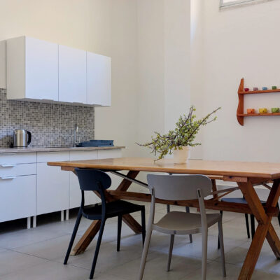 inScialla_Servizi_Cucina_3 Cucina e sala da pranzo di inScialla, l'ostello di Trapani